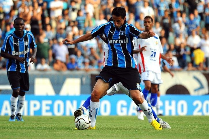 Jonas salva e Gr&ecirc;mio empata com o Veran&oacute;polis