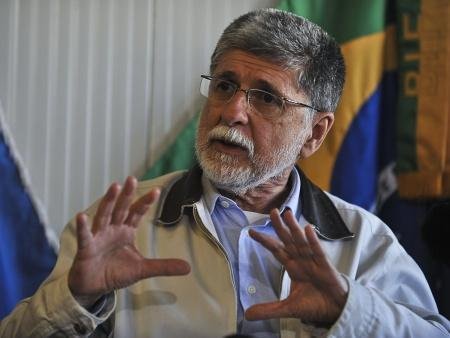 O ministro Celso Amorim, se re&uacute;ne com representantes de EUA, Fran&ccedil;a e Canad&aacute; para tratar ajuda ao Haiti