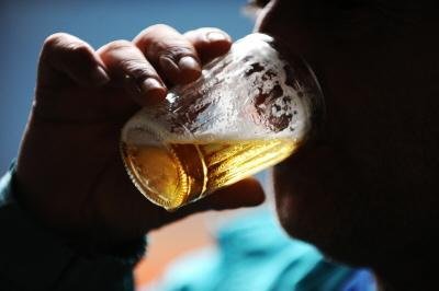 Apesar da crise, consumo de cerveja cresce 5% no Brasil