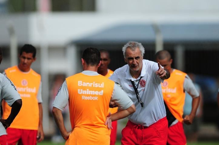 Fossati fecha o treino do Inter nesta segunda