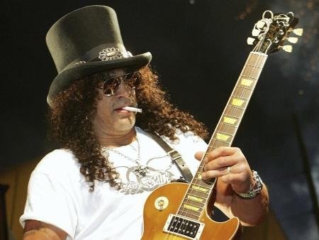Slash e Axl n&atilde;o se falam h&aacute; 13 anos