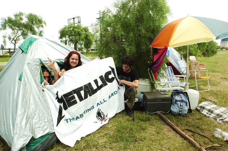 F&atilde;s do Metallica acampam no local do show desde s&aacute;bado