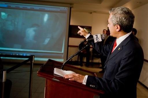 Procurador da Cidade do M&eacute;xico mostrou imagens da c&acirc;mera de seguran&ccedil;a onde Caba&ntilde;as foi baleado