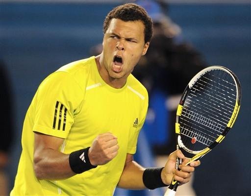 Tsonga bate Djokovic e vai encarar Federer na Austr&aacute;lia