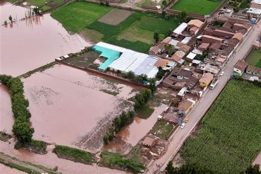 Brasileiros est&atilde;o ilhados no Peru
