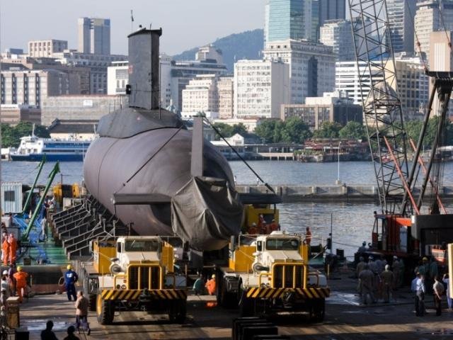 Transporte do submarino durou quase 24 horas