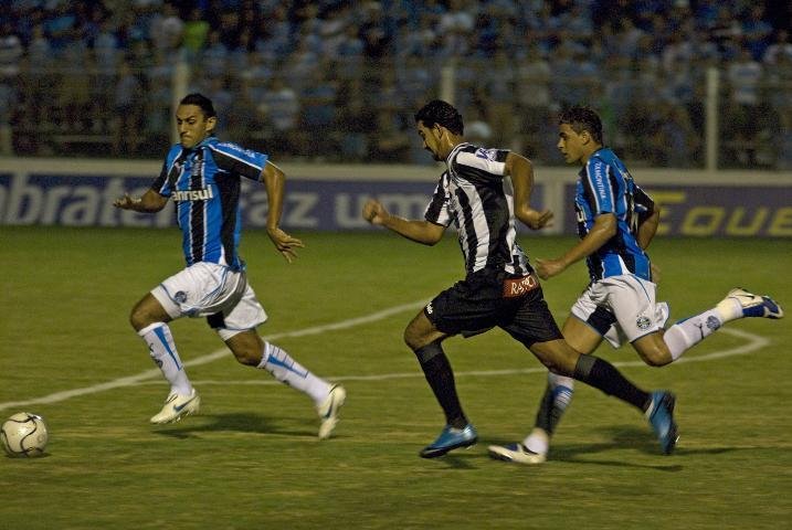 Gr&ecirc;mio enfrenta o Santa Cruz nos Pl&aacute;tanos