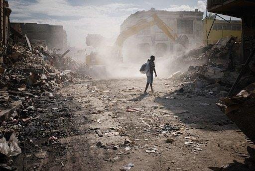 Haiti: jovem de 16 anos &eacute; retirada dos escombros 15 dias ap&oacute;s terremoto