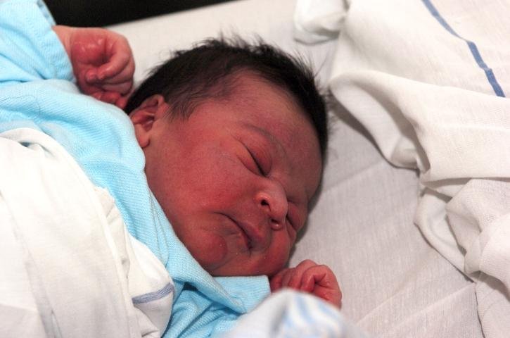 Mulher d&aacute; &agrave; luz dentro de lota&ccedil;&atilde;o na Capital