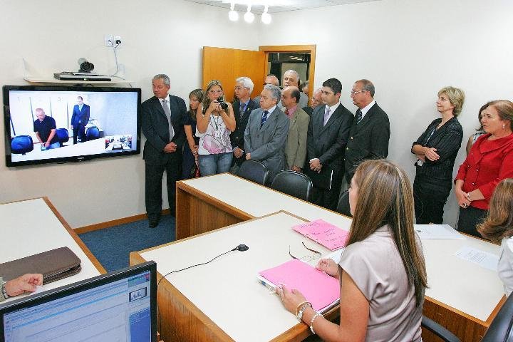 Salas foram equipadas com c&acirc;meras, monitores de TV e microfones