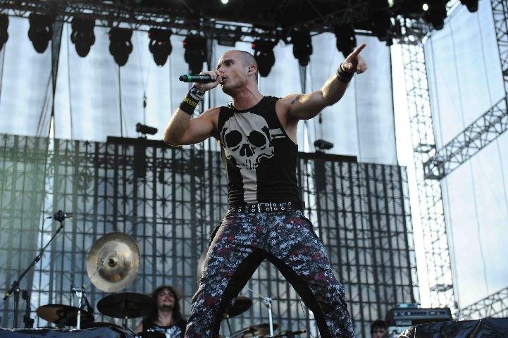 Hibria fez bom show na abertura para o Metallica