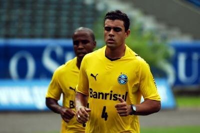 Maur&iacute;cio exalta experi&ecirc;ncia em cl&aacute;ssicos