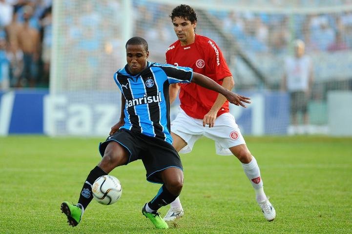 Bol&iacute;var j&aacute; faz hist&oacute;ria em Gre-Nal 