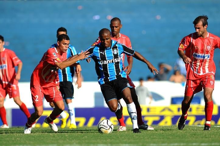 Com 41&ordm;C, Gr&ecirc;mio fica no 1 a 1 com o S&atilde;o Luiz