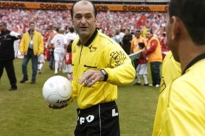 Simon &eacute; confirmado em mais uma Copa