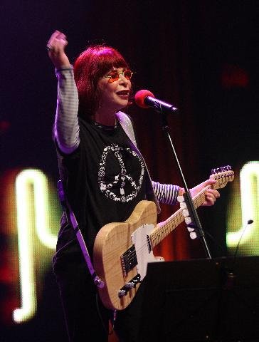 Rita Lee e Ney Matogrosso se apresentam na Capital