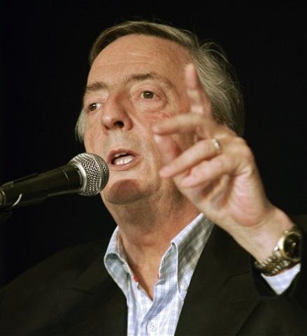 N&eacute;stor Kirchner passa bem ap&oacute;s opera&ccedil;&atilde;o de emerg&ecirc;ncia