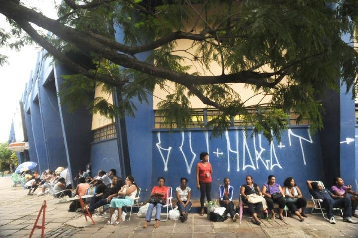 Tesourinha tem fila para venda de ingressos do Carnaval nesta segunda
