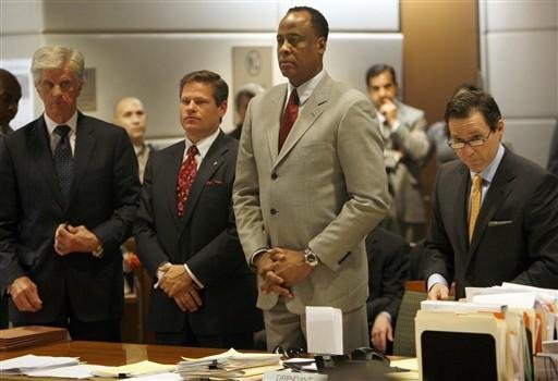 Conrad Murray pagou fian&ccedil;a de US$ 75 mil