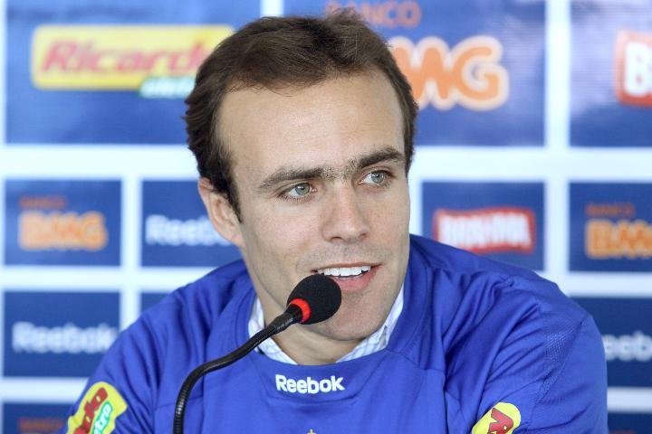 Roger foi inscrito na Libertadores pelo Cruzeiro