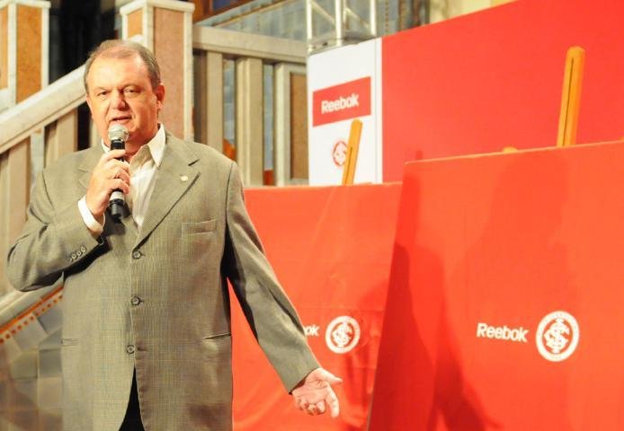 Coincid&ecirc;ncias entre 2006 e 2010 animam Vitorio Piffero