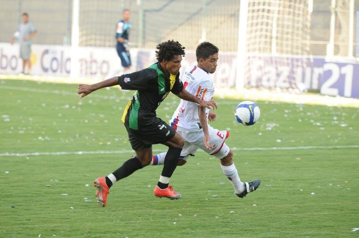 Cer&acirc;mica estreou na Copa do Brasil com empate em 1 a 1 com o Paran&aacute;