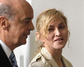 Madonna quer parceria entre sua organiza&ccedil;&atilde;o, a Success for Kids, e escolas p&uacute;blicas de S&atilde;o Paulo