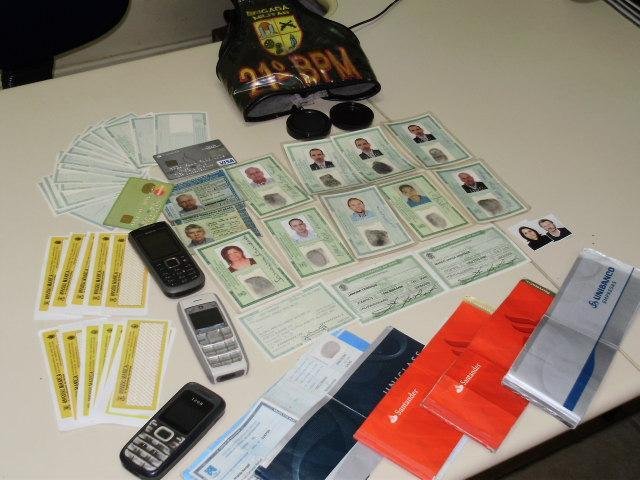 Homem &eacute; preso com documentos falsos na Capital
