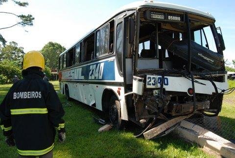Motorista sofre mal s&uacute;bito e morre em colis&atilde;o em Tramanda&iacute;