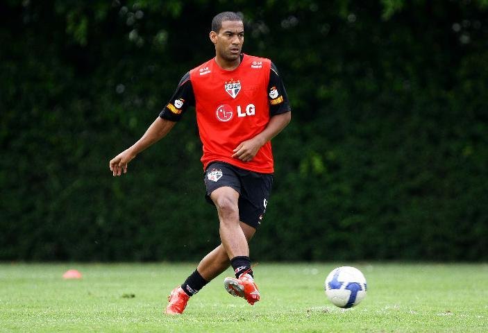 Gr&ecirc;mio deve ser anunciar zagueiro Rodrigo nesta sexta
