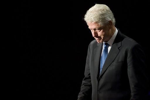 Bill Clinton &eacute; hospitalizado em Nova York