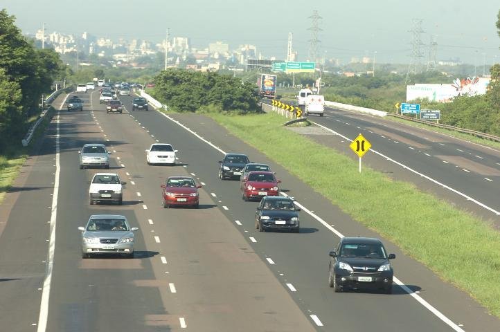 Freeway tamb&eacute;m registra tr&acirc;nsito lento na manh&atilde; deste s&aacute;bado