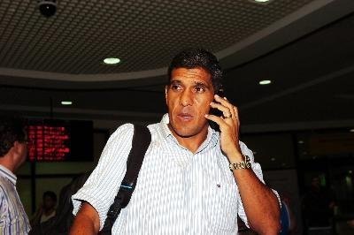Time que n&atilde;o se cobra n&atilde;o chega a lugar nenhum, diz Silas