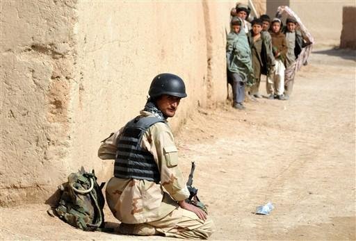 Civis observam a&ccedil;&atilde;o de militares no Afeganist&atilde;o
