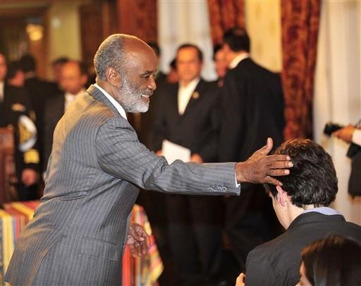 Remo&ccedil;&atilde;o de escombros levar&aacute; tr&ecirc;s anos no Haiti, diz Pr&eacute;val