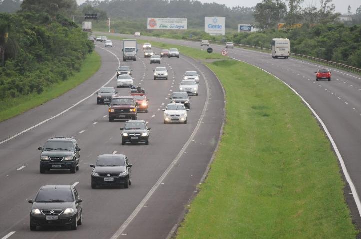 Mais de 55 ve&iacute;culos por minuto passam no posto de ped&aacute;gio de Gravata&iacute; na Freeway