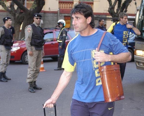 Sa&iacute;da de Abbondanzieri &eacute; dada como certa na Argentina