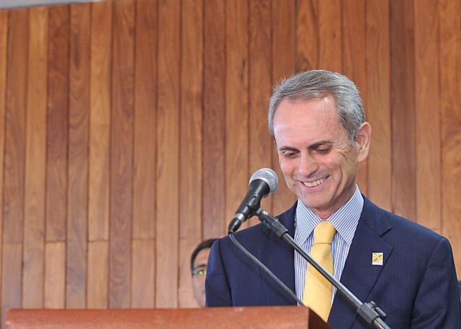 Paulo Oct&aacute;vio vai seguir no governo do DF