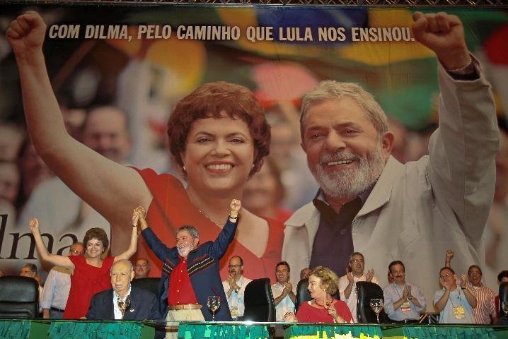 Pioridade do governo &eacute; eleger Dilma, afirmou Lula