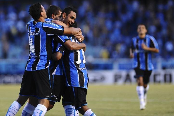 Gr&ecirc;mio enfrenta Inter-SM por vaga na final da Ta&ccedil;a Fernando Carvalho