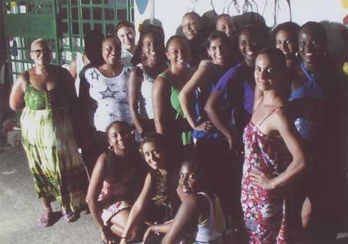 Apresenta&ccedil;&atilde;o encerra oficinas de dan&ccedil;a na Capital