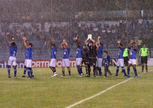 No &uacute;ltimo jogo do Equatoriano, Emelec empatou por 3 a 3