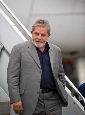 Lula vai a Cuba visitar Fidel e negociar investimentos
