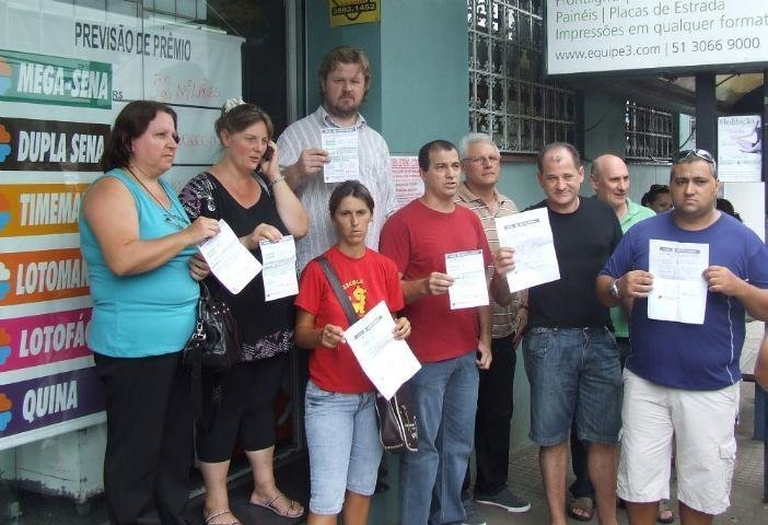 Dono de lot&eacute;rica presta depoimento em delegacia de Novo Hamburgo