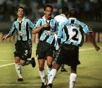 Em 2001, pelo Gr&ecirc;mio, atacante foi campe&atilde;o da Copa do Brasil