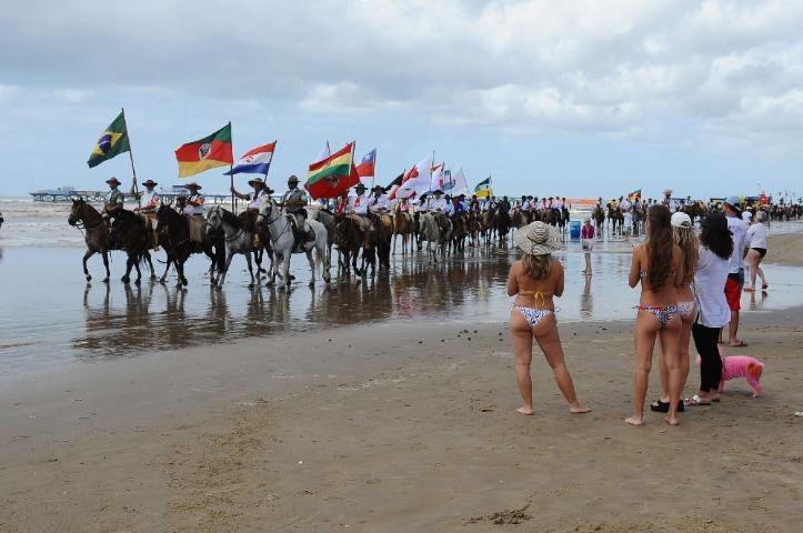 Cavalgada foi a &uacute;nica atra&ccedil;&atilde;o da praia
