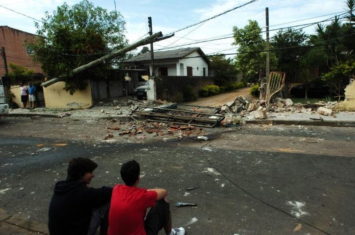 Moradores da regi&atilde;o ficaram sem energia el&eacute;trica