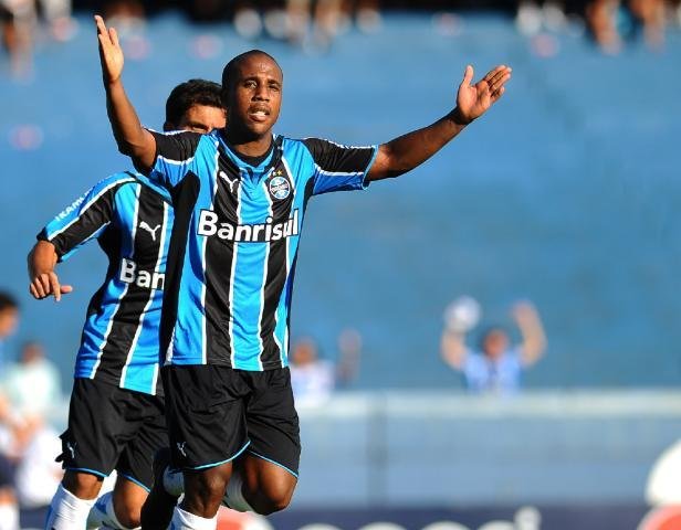 Borges tenta ajudar o Gr&ecirc;mio a ser campe&atilde;o da Ta&ccedil;a Fernando Carvalho