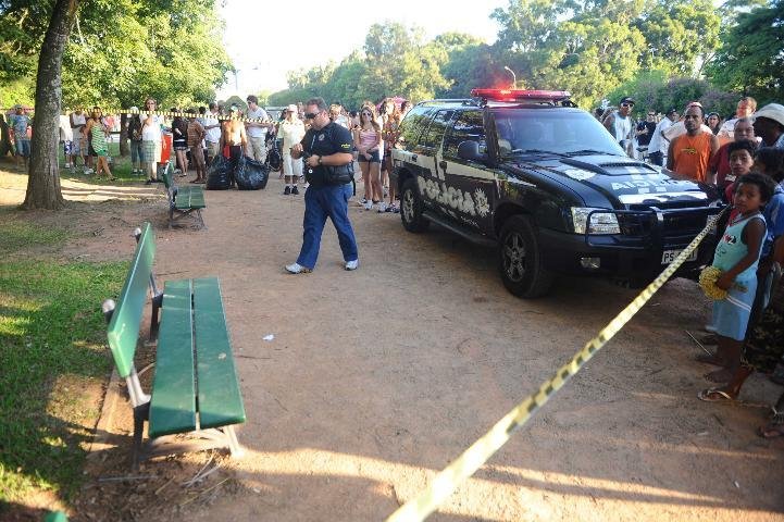 Pol&iacute;cia isolou a &aacute;rea onde ocorreu tiroteio na Reden&ccedil;&atilde;o
