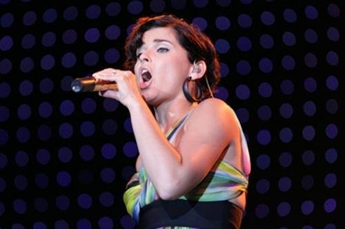 Nelly Furtado se apresentar&aacute; em Porto Alegre em mar&ccedil;o 